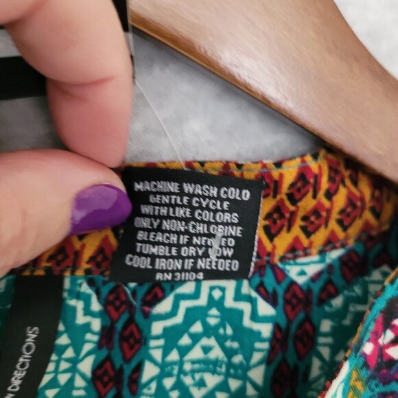 New Directions Womens Casual Blouse Top Size L Multicolor Aztec NWT - Picture 10 of 14